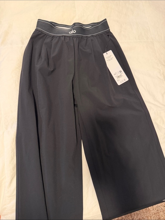 ALO Yoga Pants - ALO Yoga women’s suit up trouser size xs black